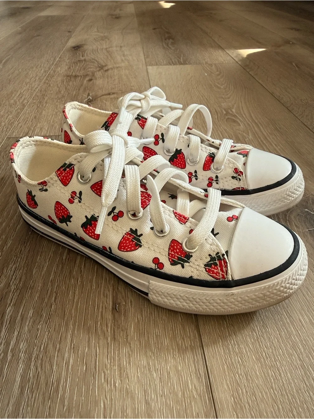 Converse White Canvas Kids Sneakers Size 12